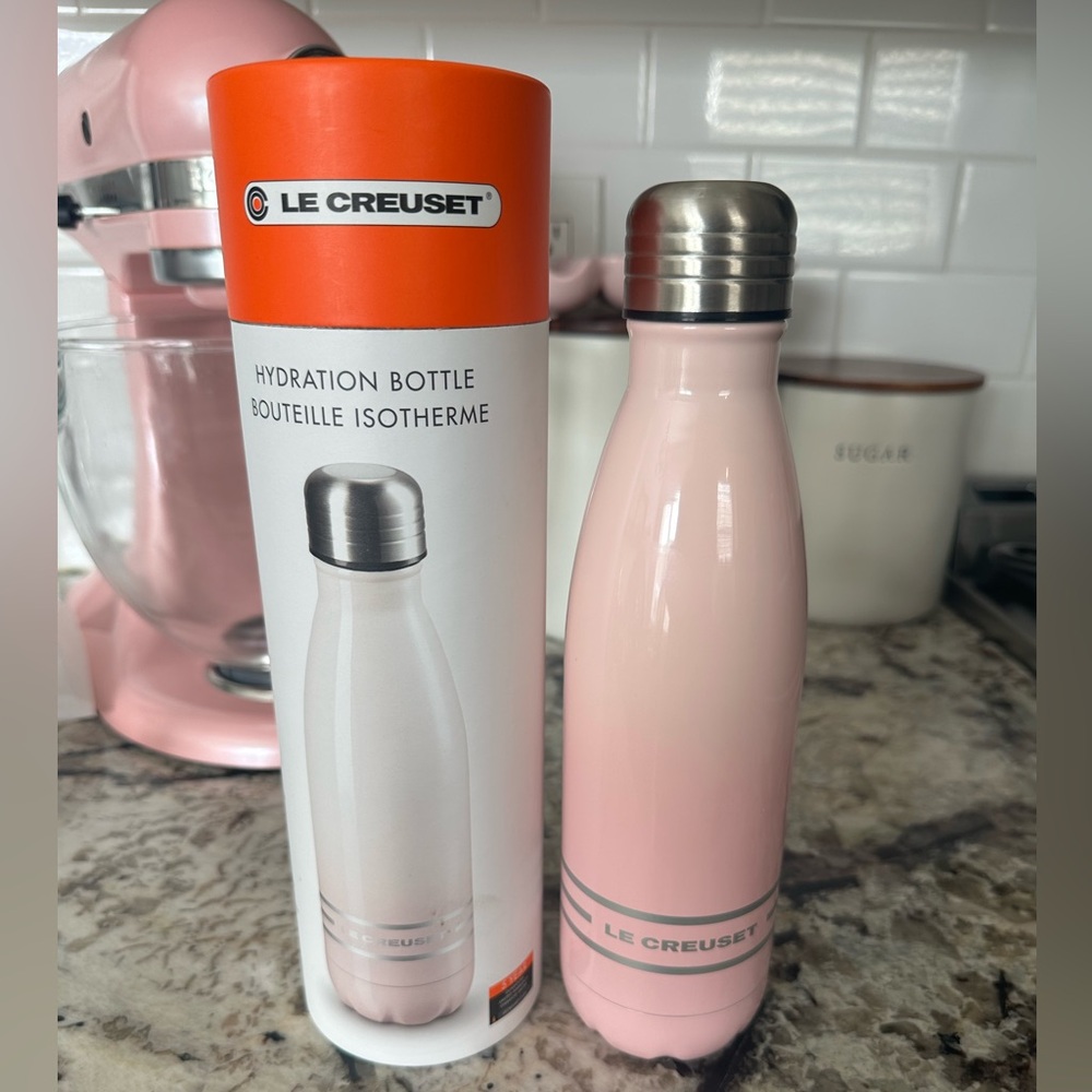Le Creuset Shell Pink Hydration Bottle NEW